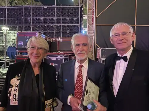 Martine et Jean-Marc Thérouanne, dirigeants du Festival International des Cinémas d’Asie de Vesoul ont représenté la France au 14e Festival International du Film de Tachkent (Ouzbékistan)