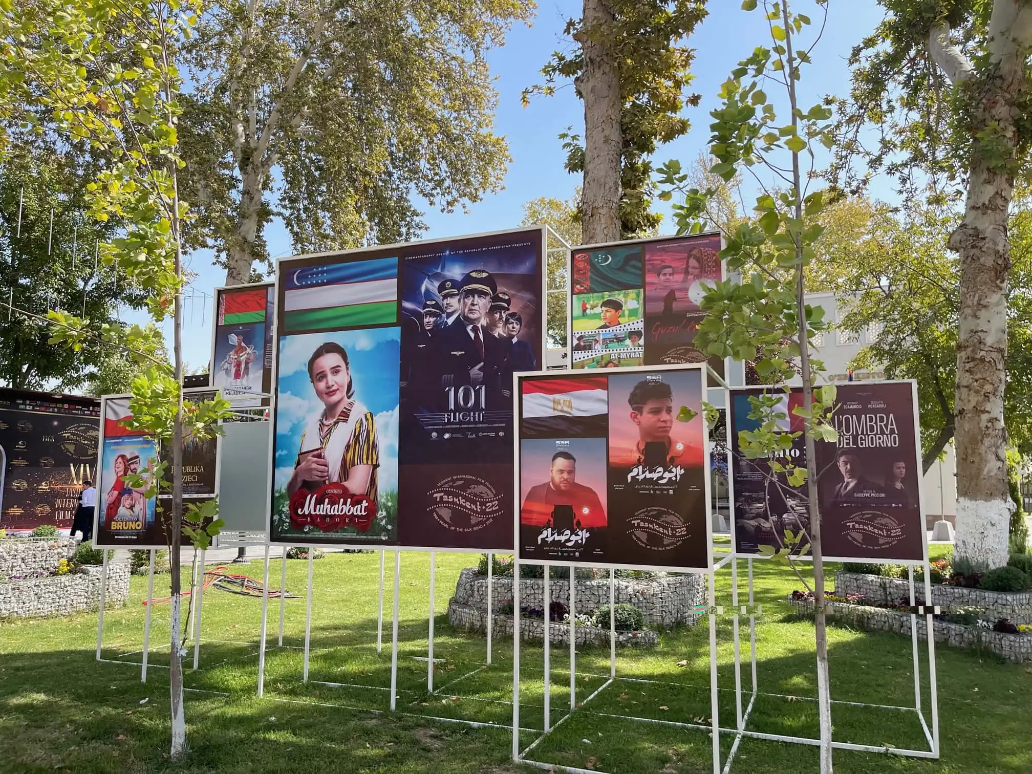 Martine et Jean-Marc Thérouanne, dirigeants du Festival International des Cinémas d’Asie de Vesoul ont représenté la France au 14e Festival International du Film de Tachkent (Ouzbékistan)