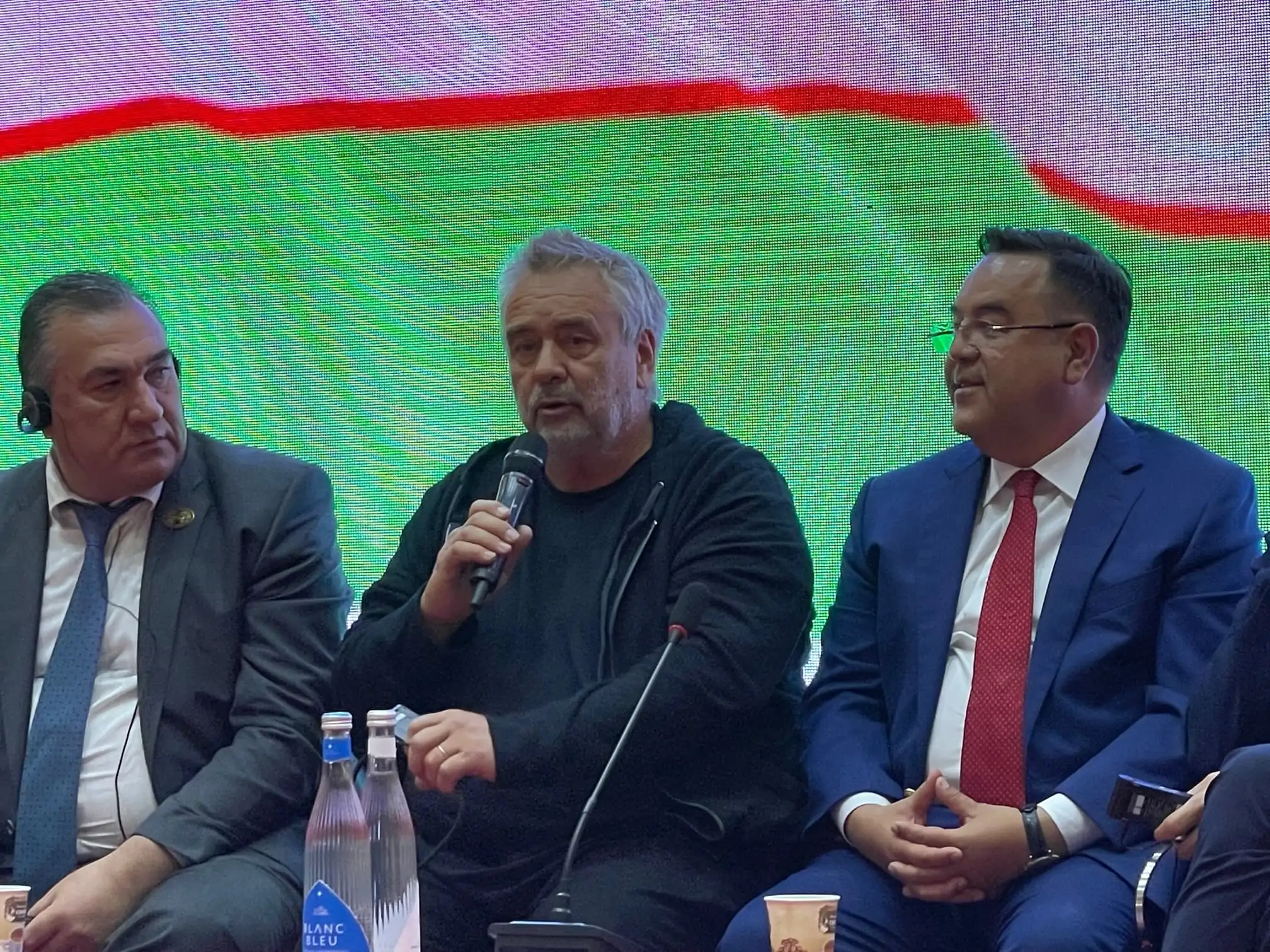 Martine et Jean-Marc Thérouanne, dirigeants du Festival International des Cinémas d’Asie de Vesoul ont représenté la France au 14e Festival International du Film de Tachkent (Ouzbékistan)