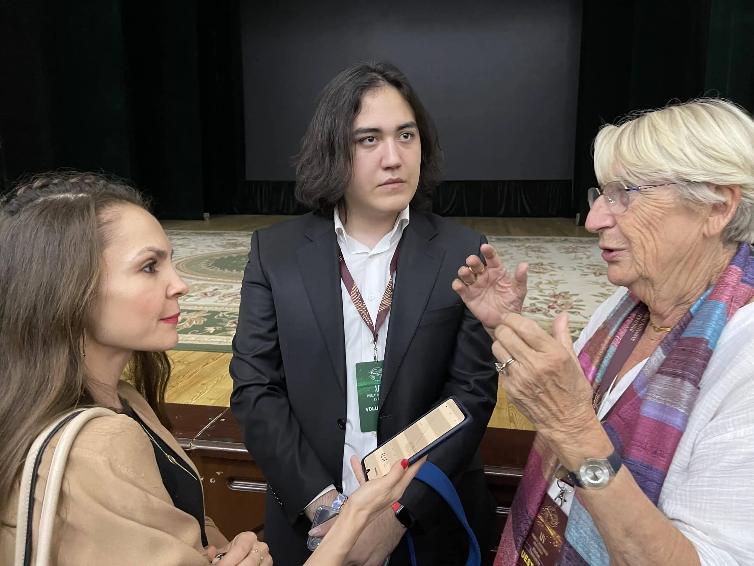 Martine et Jean-Marc Thérouanne, dirigeants du Festival International des Cinémas d’Asie de Vesoul ont représenté la France au 14e Festival International du Film de Tachkent (Ouzbékistan)