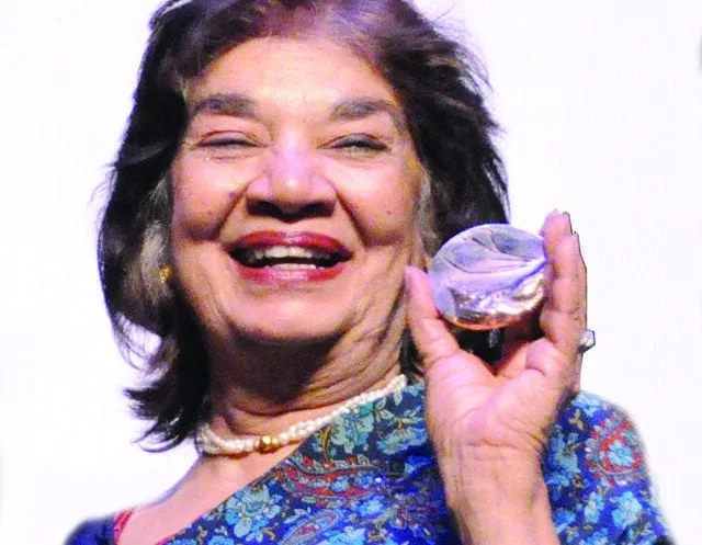 In Memoriam Aruna Vasudev, Mother of Asian Cinema (1936 – 2024) médaille d’honneur de la ville de Vesoul.